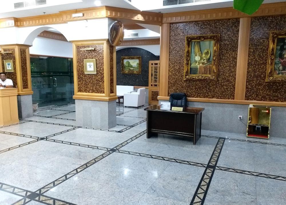 Taj Plaza