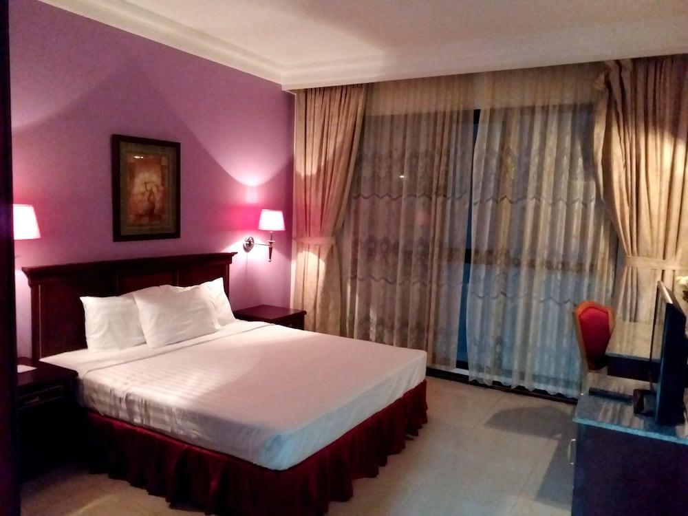 होटल Taj Plaza Manama