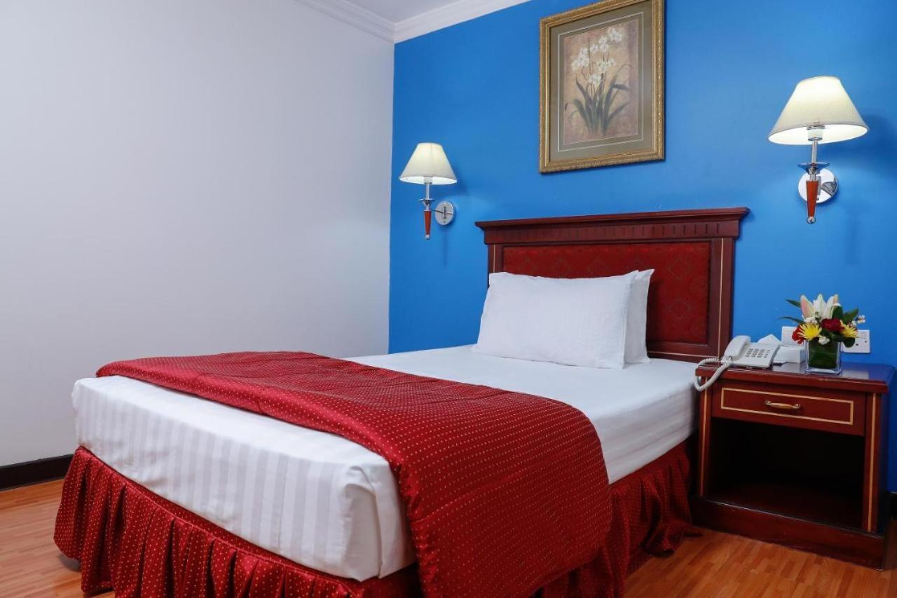 Taj Plaza 4*