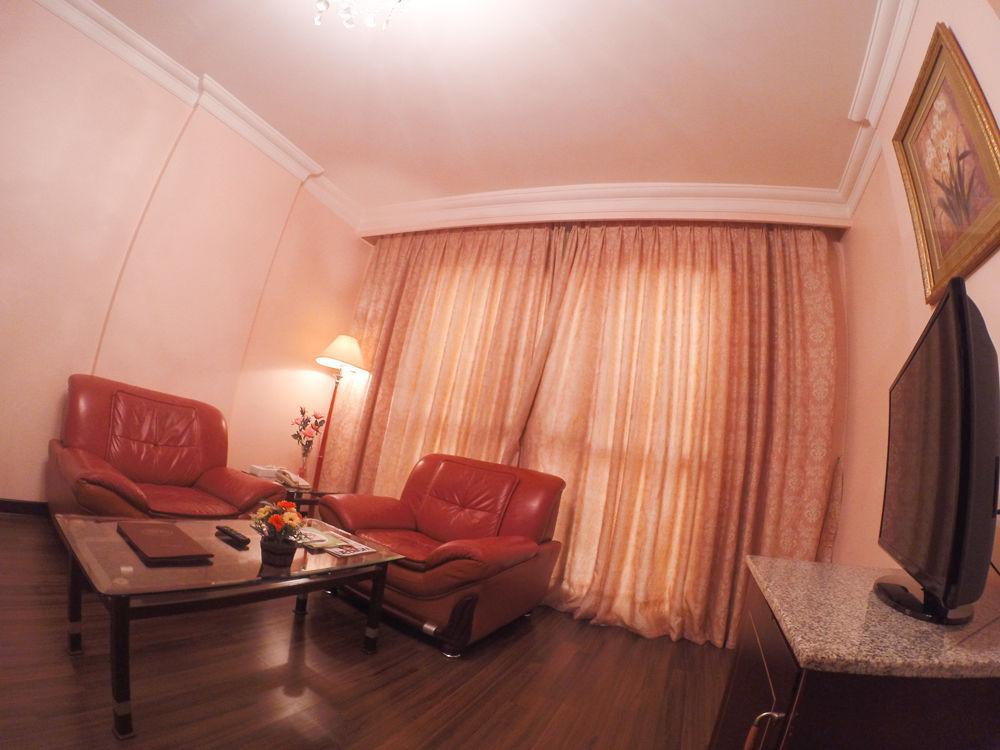 Taj Plaza 4*