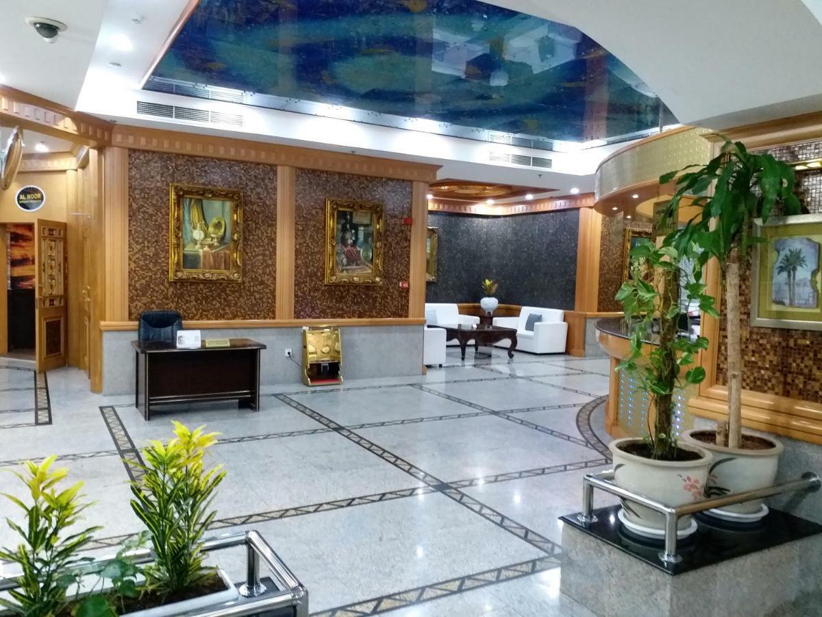 होटल Taj Plaza 4*