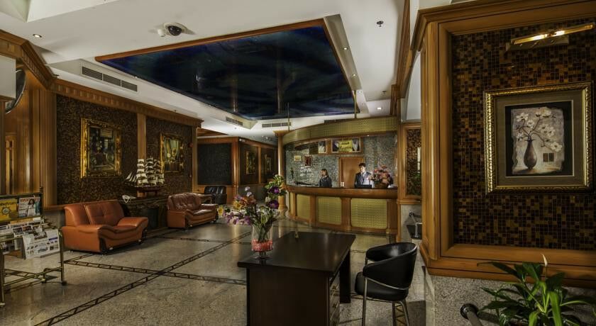 होटल Taj Plaza 4*