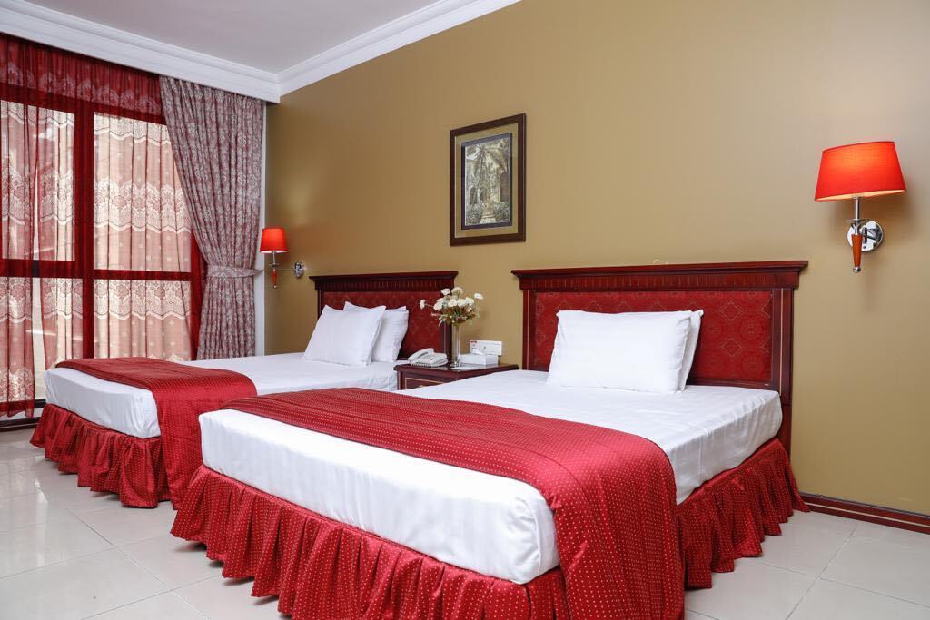 होटल Taj Plaza