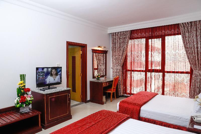 Taj Plaza होटल